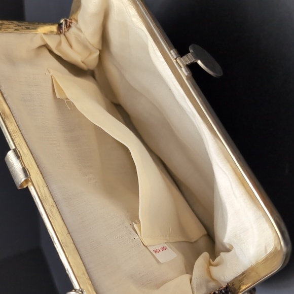 VGT,Hong Kong Walborg Mini Tapestry Floral Clutch With Metal Chain. - Picture 9 of 12